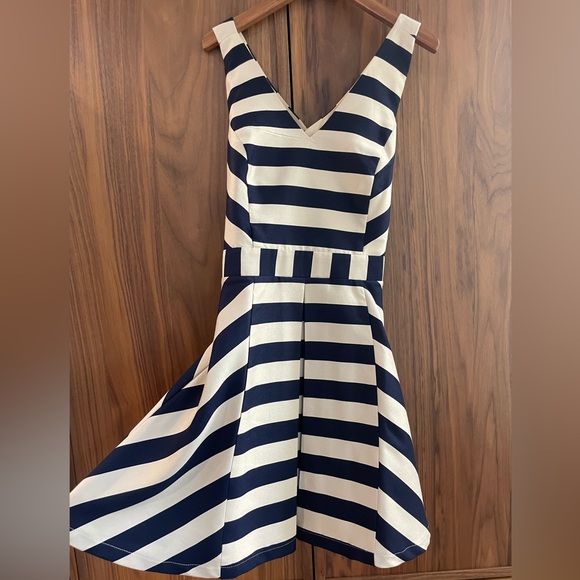 Adelyn Rae Striped Nautical Dress Size Small - Picture 1 of 4
